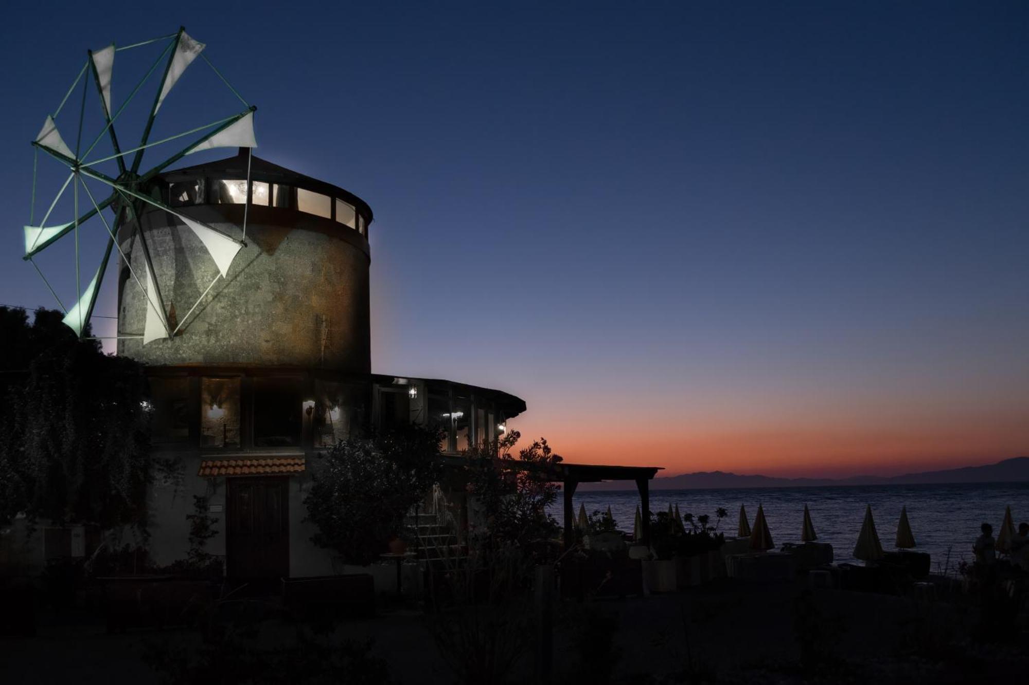 Windmill Renovated 2025 Villa Lalyssos Eksteriør billede